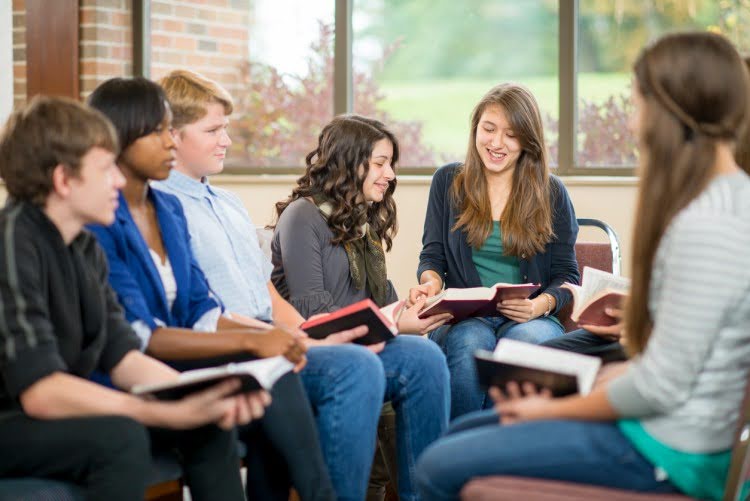 youth minister job description